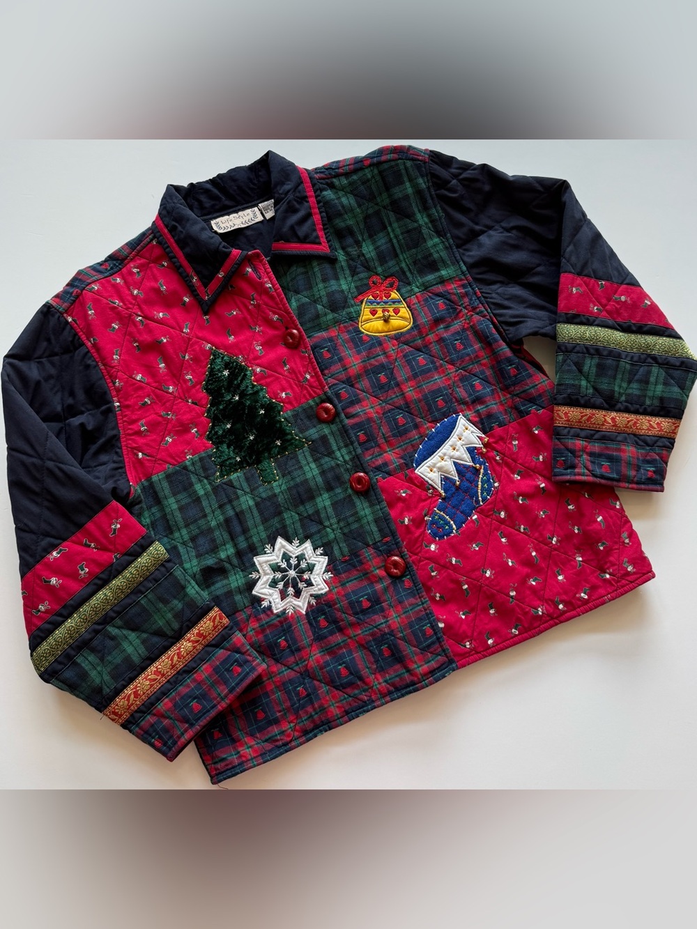 Life Style Women’s M  Quilted Patchwork Christmas Jacket Button Front Holiday